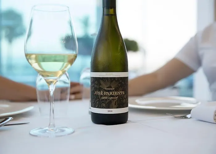 Ocean Lounge 招待所 阿尔啼